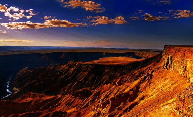Namibia: l’incanto del Fish River Canyon.